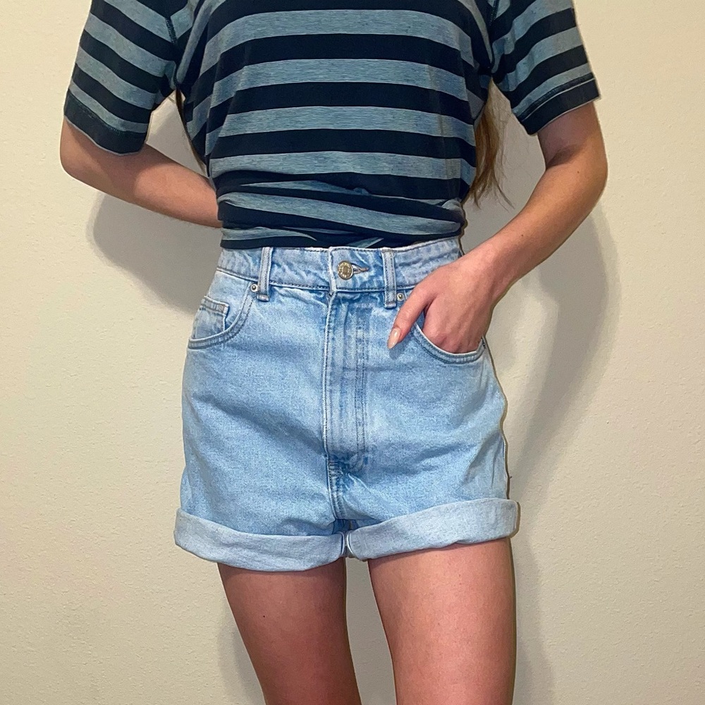 Zara High-Waisted Denim Shorts💗💗